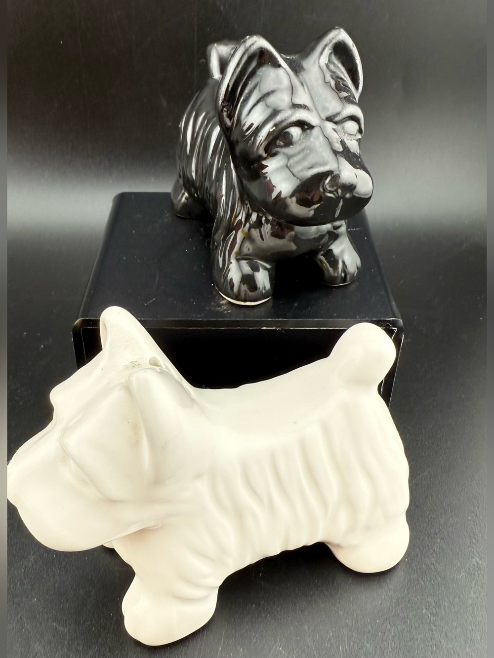 Black & White Scottish Terrier “Scottie” dogs salt and pepper shakers.